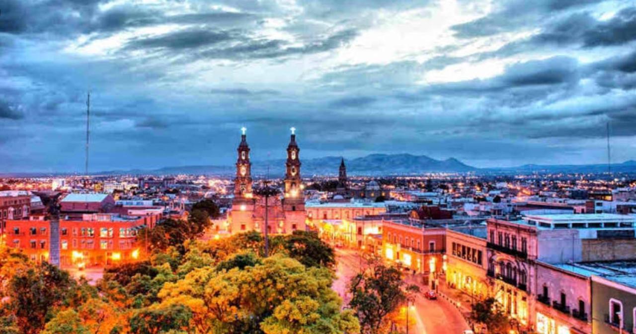 En El Centro 3 Hermoso Loft Familiar Ac Wifi 300 Mbps Aguascalientes Exterior photo